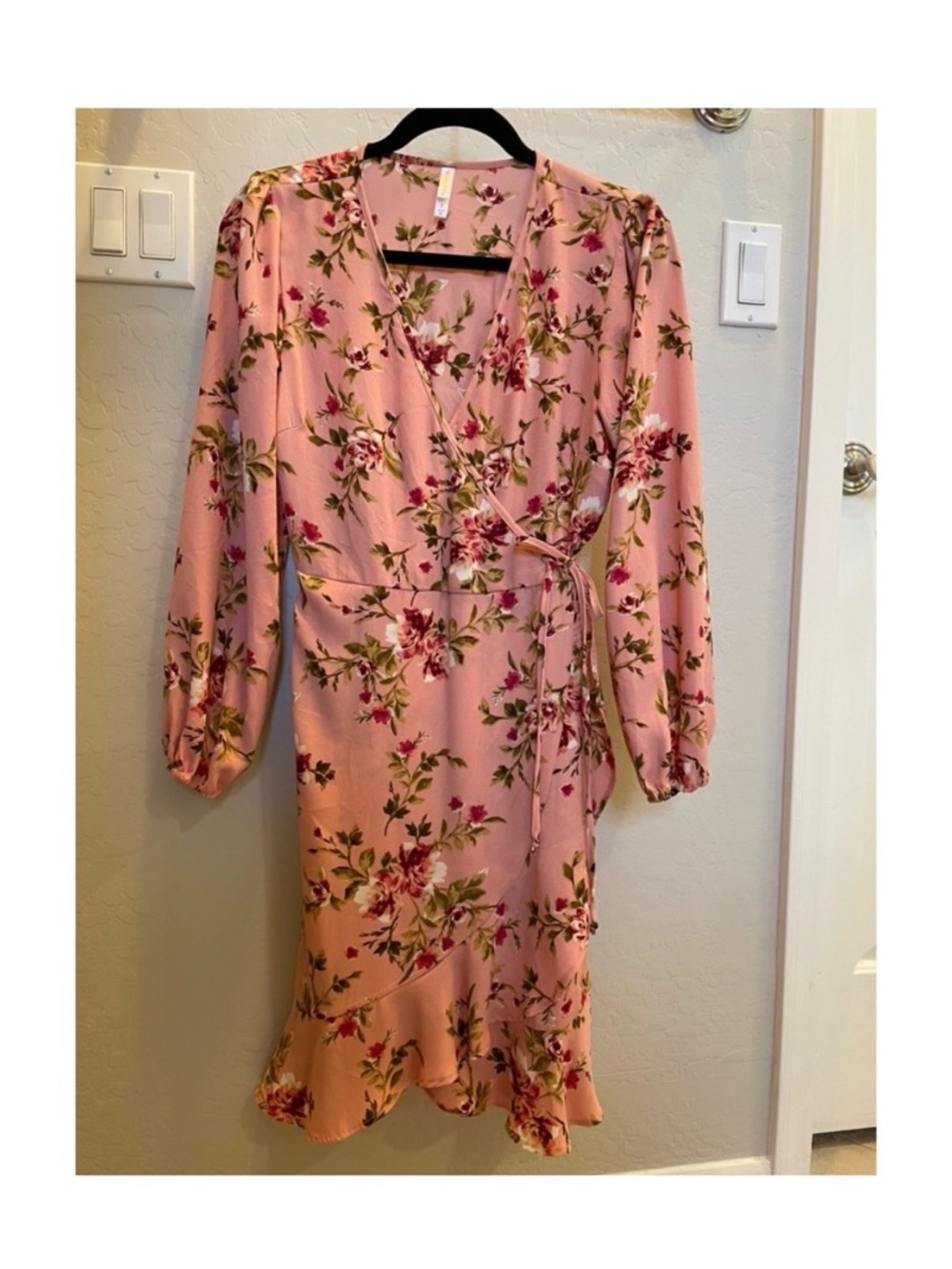Xhilaration Pink Floral Wrap Dress Small Long Sleeve Boho Spring